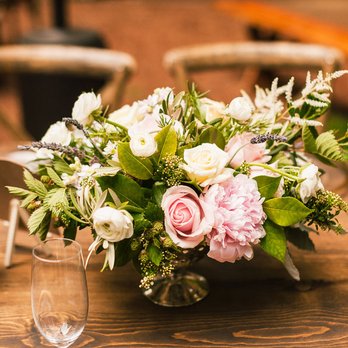 Christopher Robin Weddings - romantic table centerpiece - Wedding Planning Near Me Christopher Robin Weddings - romantic table centerpiece - Wedding Planning Near Me