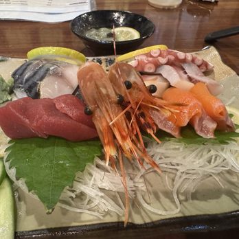 Mr Max - Sashimi and tako wasabi in the background - Izakaya Near Me - Richardson, Texas