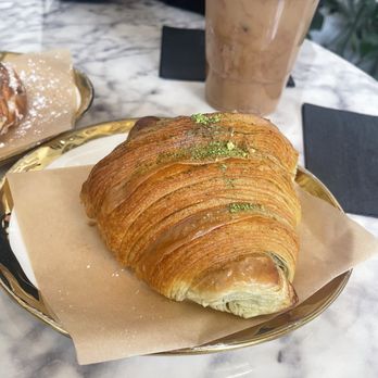 Savvvys - matcha pistachio croissant - Internet Cafes Near Me - Pasadena, California Savvvys - matcha pistachio croissant - Internet Cafes Near Me - Pasadena, California