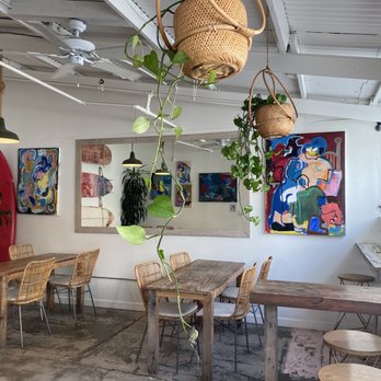 Blueys Kitchen - Indoor - Cafes Near Me - Santa Monica, California