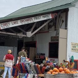 Corey Lake Orchards - Market entrance...