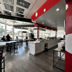 Z’s - Dining area