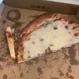 Cheese sticks- unseasoned and tasted/ had a texture as if it was cooked earlier in the day. Cheese sticks- unseasoned and tasted/ had a texture as if it was cooked earlier in the day.