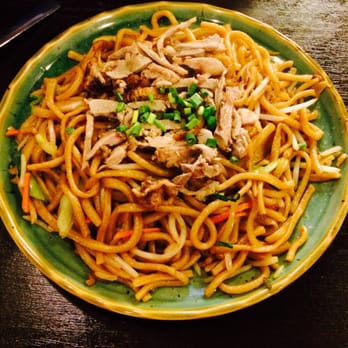 Chez Ann - Wok de nouilles et canard laqué - Chinese Near Me - Paris, 75 Chez Ann - Wok de nouilles et canard laqué - Chinese Near Me - Paris, 75