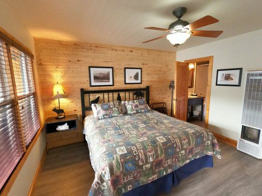 Creekside Lodge by null