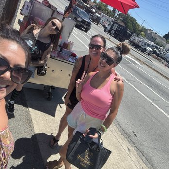 Lil’s Big Dogs - Hot Dogs Near Me - Martinez, California