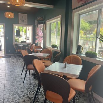 Red Fox Marketplace - Coffee & Tea Near Me - Middletown, Connecticut