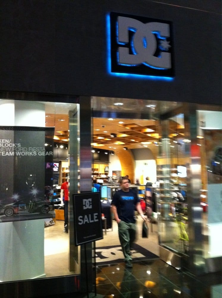 dc shoes store near me