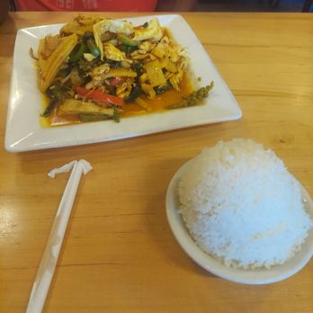 Eattini Thai Kitchen - Pad peed and sticky rice - Thai Near Me - Ellicott City, Maryland
