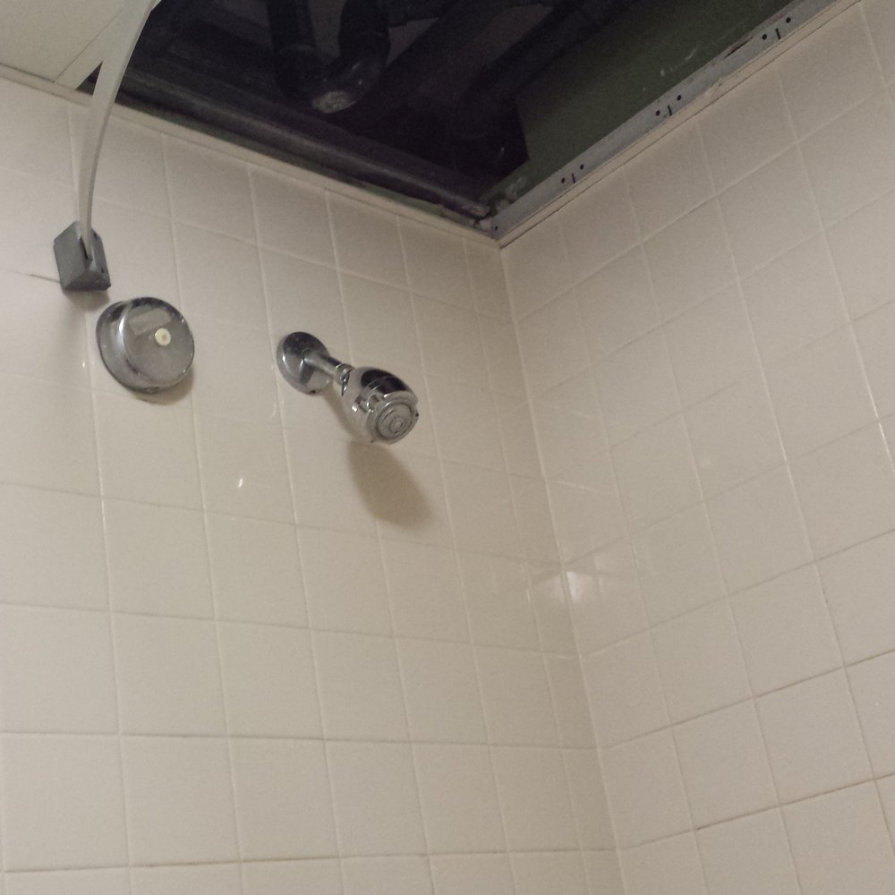 Motel 6 - Opening over shower.. - Hotels Near Me - Brooklawn, New Jersey Motel 6 - Opening over shower.. - Hotels Near Me - Brooklawn, New Jersey