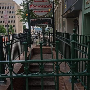 Richard’s Under Main - Burgers Near Me - Peoria, Illinois Richard’s Under Main - Burgers Near Me - Peoria, Illinois