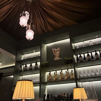 Dolly’s Wine Bar - Bar - Wine Bars Near Me - Melbourne, Florida