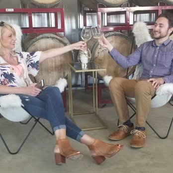 Tour del Vino - Mother-son Sauvignon Blanc - Wine Tours Near Me - Temecula, California Tour del Vino - Mother-son Sauvignon Blanc - Wine Tours Near Me - Temecula, California