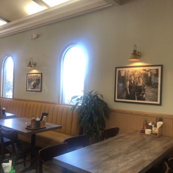 Ben Tre - Love the personal pictures, adds to the ambiance - Vietnamese Near Me - San Francisco, California Ben Tre - Love the personal pictures, adds to the ambiance - Vietnamese Near Me - San Francisco, California
