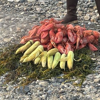Schooner American Eagle - Lobsters and corn cooked on the beach. Plus more for delightful feast. - Sailing Near Me - Rockland, Maine