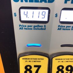 Valero - Pump price not the same as marquee price of 4.01.  Asked attendant and claim they don't have time to change the marquee.