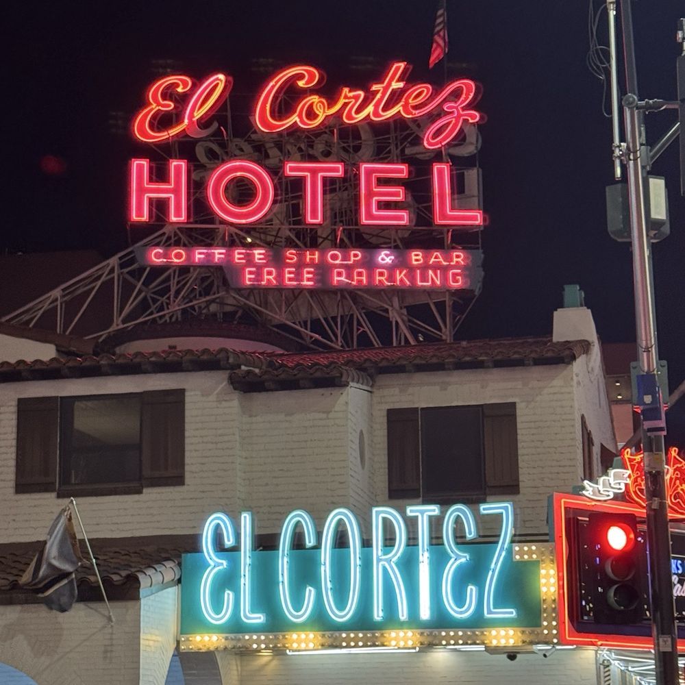 Weird Drunk History Tours - The el Cortez/hotel Apache - Walking Tours Near Me Weird Drunk History Tours - The el Cortez/hotel Apache - Walking Tours Near Me