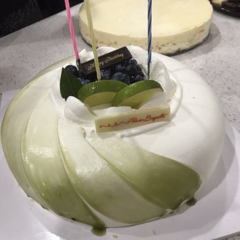 Paris Baguette - Green tea blueberry cake - Bakeries Near Me - Queens, New York