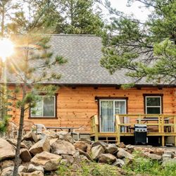 Freedom Ridge Cabins 11 Photos Vacation Rentals 23935 Pink