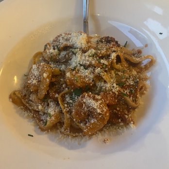 Sotto Voce - Shrimp, fettuccine, mushrooms and tomato sauce - Italian Near Me - Brooklyn, New York