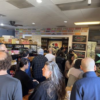 Diamond Head General Store - A line with an unnecessarily long wait! - Hawaiian Near Me - San Bruno, California