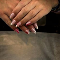 T&H Nails Duncan - Acrylic nails with design