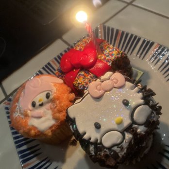 Hello Kitty Cafe - Bday cupcakes - Desserts Near Me - Las Vegas, Nevada Hello Kitty Cafe - Bday cupcakes - Desserts Near Me - Las Vegas, Nevada
