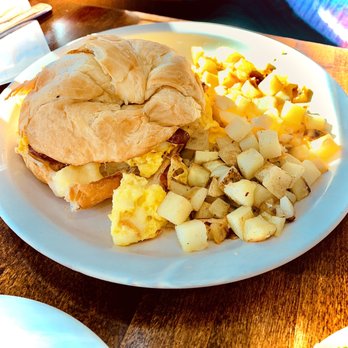 Breakfast House - Croissant Sandwich - Breakfast & Brunch Near Me - Chicago, Illinois