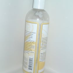 Monte Rio Cottages - ''Complimentary'' Shampoo AND Conditioner? No.