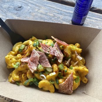 Lively Up Yourself - Vegan Mac and Cheese with Bacon - Vegan Near Me - Bend, Oregon