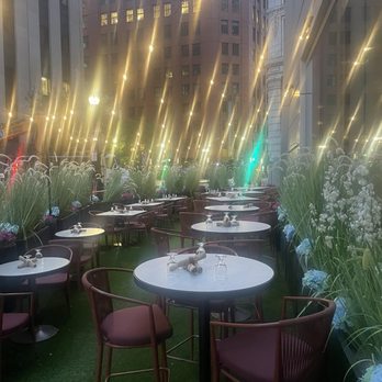 Amber Road Bar & Grille - Beautiful patio - Wine Bars Near Me - Boston, Massachusetts