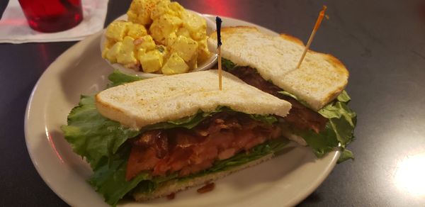 Bunny's Bar & Grill by null