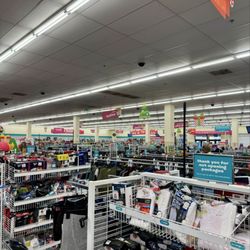 dd's DISCOUNTS - Inside store...