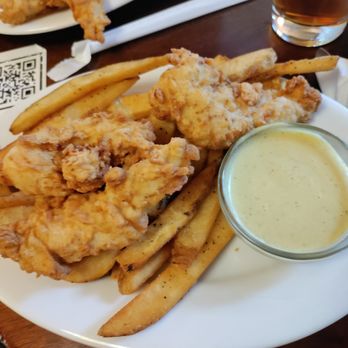 Elephant & Castle - Chicken tender + Fries - British Near Me - Washington, DC, District of Columbia Elephant & Castle - Chicken tender + Fries - British Near Me - Washington, DC, District of Columbia