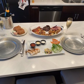 Maple & Ash - Steakhouses Near Me - Chicago, Illinois