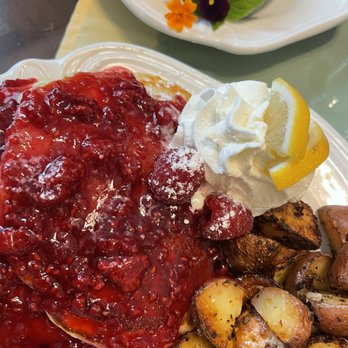 Primrose Inn - to die for - lemon raspberry pancakes - Bed & Breakfast Near Me - Bar Harbor, Maine