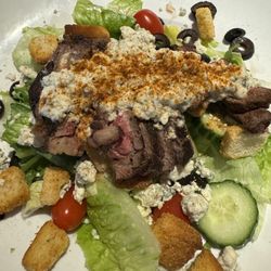 The River Road House - Blue steak Salad