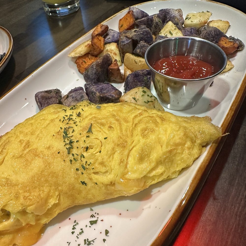 Lorimar Cafe - Denver omelette with house potatoes. - Breakfast & Brunch Near Me - Temecula, California