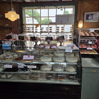 Mom's Apple Pie Bakery - Bakeries Near Me - Leesburg, Virginia Mom's Apple Pie Bakery - Bakeries Near Me - Leesburg, Virginia