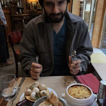 La Jacobine - An appetizer of escargot and French onion soup-- were ready to eat!!! (It was amazing) - Tea Rooms Near Me - Paris, 75
