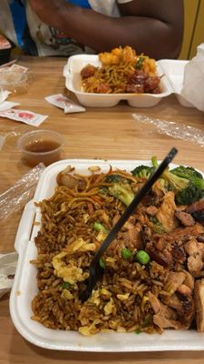 Chinatown On Thayer by null