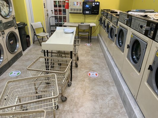 L L I Laundromat
