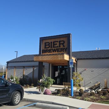 Bier Brewery - 11.21.25 #ReviewsByRL - Beer Gardens Near Me - Noblesville, Indiana
