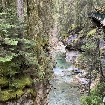 Johnston Canyon & Ink Pots - On the path - Hiking Near Me - Banff, Alberta Johnston Canyon & Ink Pots - On the path - Hiking Near Me - Banff, Alberta