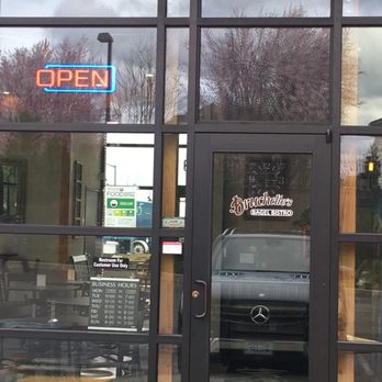 Bruchelle's Bagel Bistro - Front of Bruchelle's bagel bistro - Bagels Near Me - Covington, Washington Bruchelle's Bagel Bistro - Front of Bruchelle's bagel bistro - Bagels Near Me - Covington, Washington