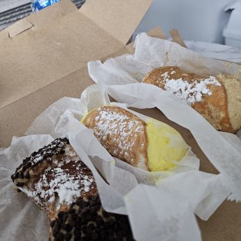 Mike's Pastry - Bakeries Near Me - Boston, Massachusetts Mike's Pastry - Bakeries Near Me - Boston, Massachusetts