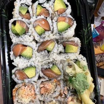 Omiya Sushi - Salmon avocado roll and Ginza roll - Japanese Near Me - Brooklyn, New York