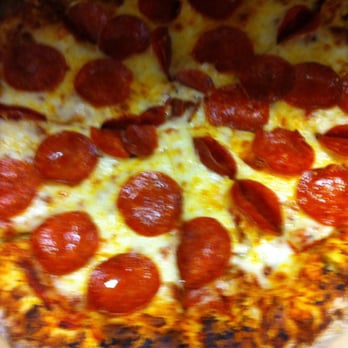 Mile High Pizza - Great looking and even better tasting pepperoni pizza.   This place just keeps getting better and better - Pizza Near Me - Wrightwood, California