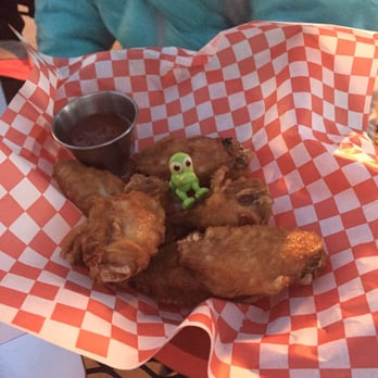 MeMe's Cafe - Chicken wings with no sauce on them. Got the sauce on the side - American Near Me - Springdale, Utah MeMe's Cafe - Chicken wings with no sauce on them. Got the sauce on the side - American Near Me - Springdale, Utah