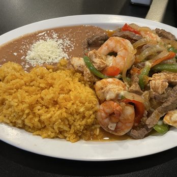 Taqueria Casa Mia - Steak, Shrimp, and Chicken Fajita (wraps not shown) - Desserts Near Me - Villas, New Jersey